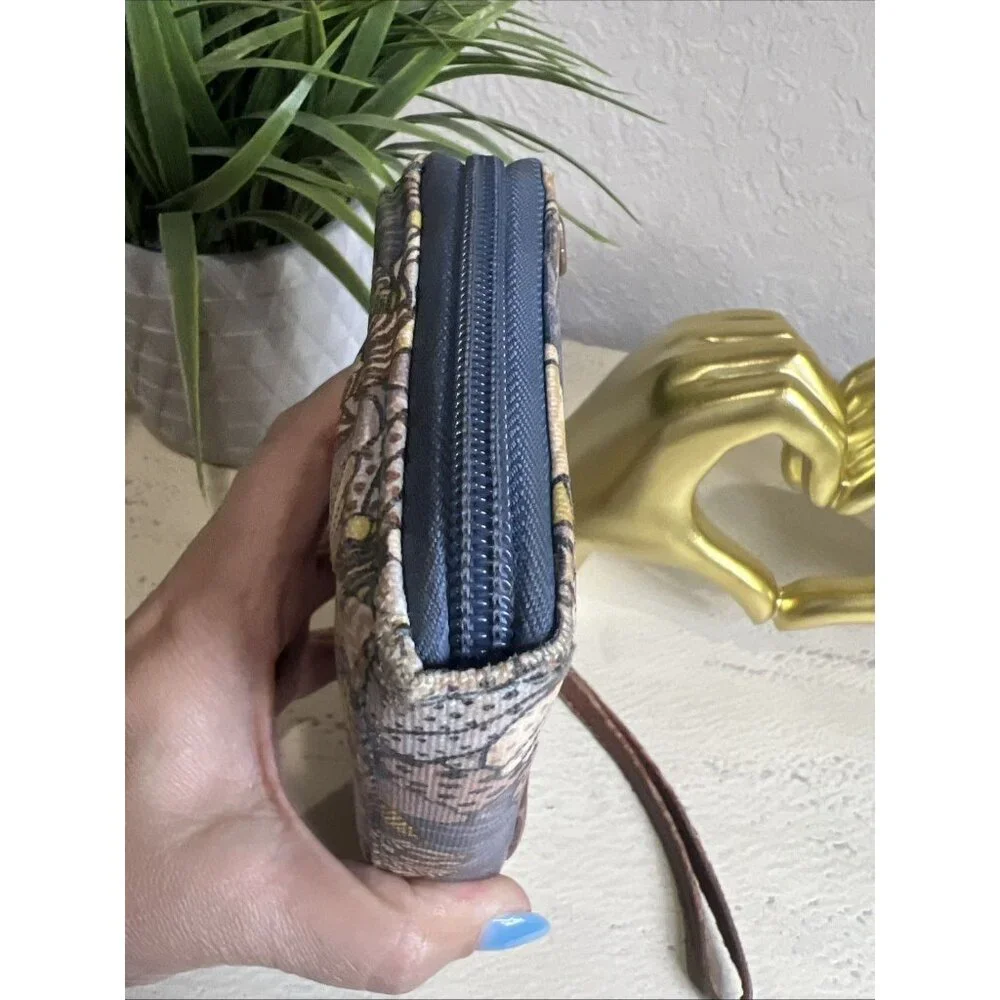 Sakroots Large Smartphone Wristlet Shadow Flower Power Wallet